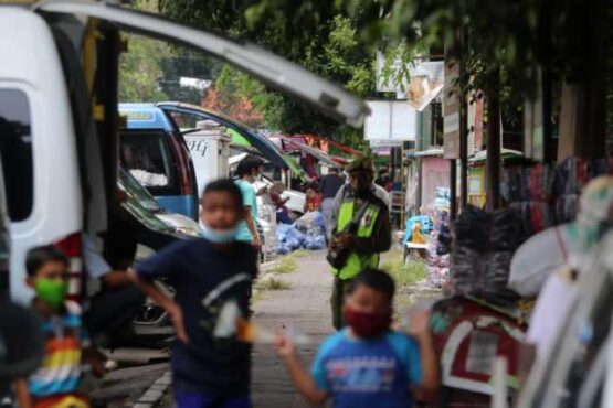 pkl bermobil pasar cinderamata solo satpol pp pedagang bermobil klewer solo PKL bermobil pungli