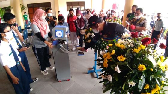 robot siswa SMPN 13 solo