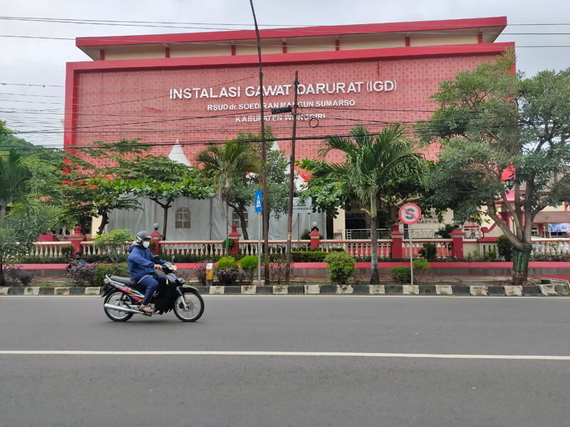 RSUD Soediran Mangun Sumarso menyiapkan 82 tempat tidur isolasi pasien Covid-19. Sebanyak 77 tempat tidur terisi. RS rujukan lini kedua itu paling banyak merawat pasien Covid-19. (Solopos.com/Rudi Hartono)