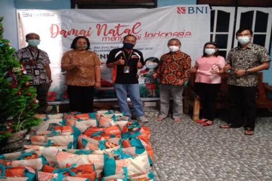 PT Bank Negara Indonesia (Persero) Tbk atau BNI dengan mendistribusikan lebih dari 45.000 paket bingkisan Natal yang dipersembahkan dengan semangat kedamaian. (Istimewa)