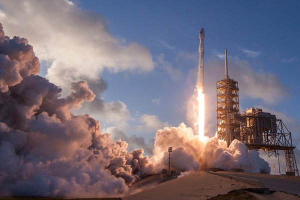Elon Musk dan Penantian Panjang Indonesia Punya Bandara Antariksa Sendiri