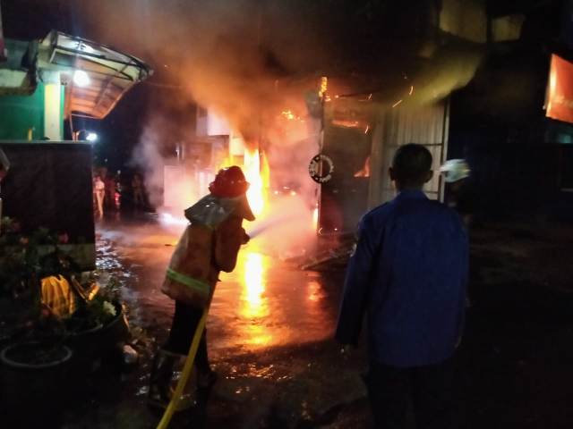 Kebakaran 2 Kios di Gemolong Sragen Diduga Dipicu Korsleting