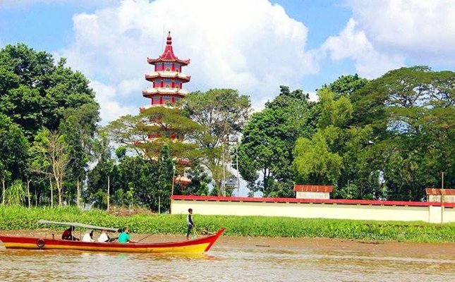 Kuil Pulau Kemaro wisata imlek