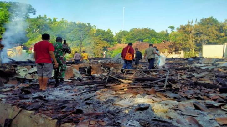 Rumah Mantan Sekdes di Ngawi Ludes Terbakar, Diduga Akibat Ulah Orang dengan Gangguan Jiwa