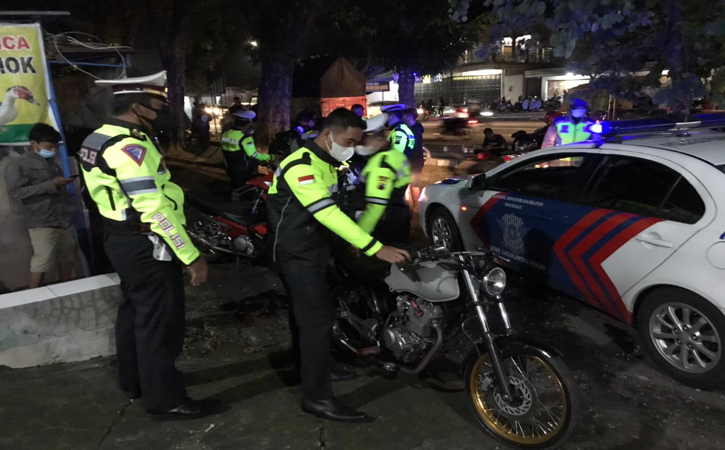Knalpot Brong Tidak Terdeteksi Kamera Tilang Elektronik, Polisi: Kami Tilang Manual!