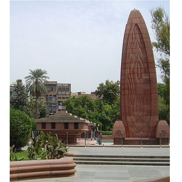 Tugu Pembantaian Amritsar, India, 13 April 1919 (Wikipedia.org)