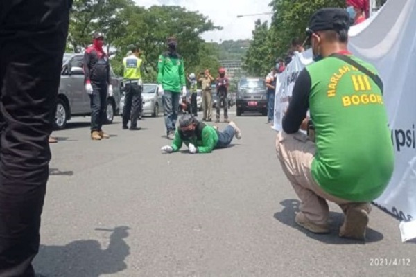 Tuntut THR Tak Dicicil, Buruh Datangi Gubernur Jateng