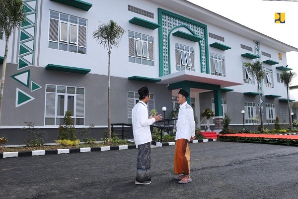 Pupr Bangun 6 000 Mck Di Lingkungan Ponpes Dan Lpk Ciptakan Lapangan Kerja