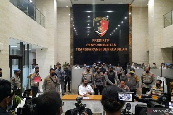 Zakiah Aini, Penyerang Mabes Polri
