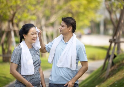 Melakukan olahraga bersama bisa menjaga keintiman suami istri (ilustrasi/Freepik)