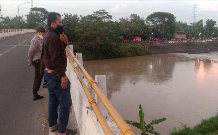 Diduga Habis Pesta Miras, Remaja Sukoharjo Kalap di Sungai Bengawan Solo