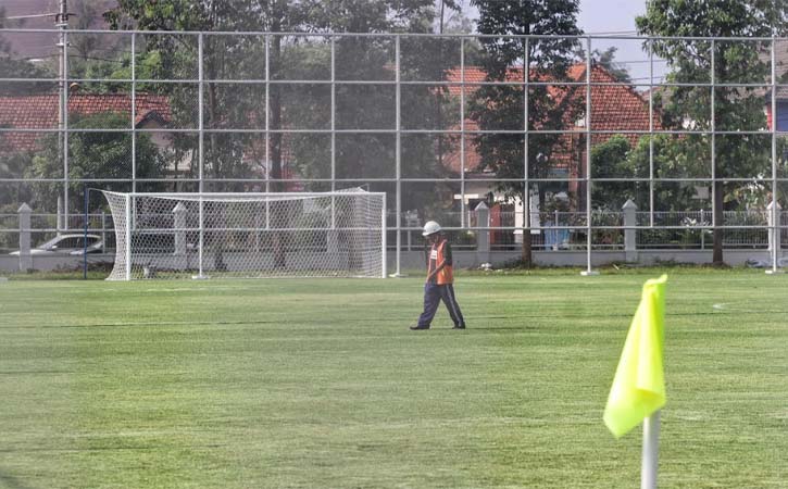 Cegah Kerumunan, Gibran Rakabuming Sekat Lapangan Latihan Tim Liga 2