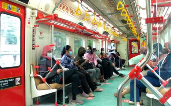 Suasana di gerbong KRL Solo-Jogja BOB