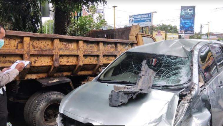 Kecelakaan Karambol di Simpang Jati Kencana Jogja, Dua Korban Luka Berat
