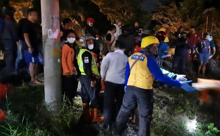 Jalan di Pinggir Rel Kadipiro Solo, Warga Lansia Asal Kulonprogo Terserempet KA