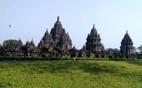 candi prambanan krl solo-jogja