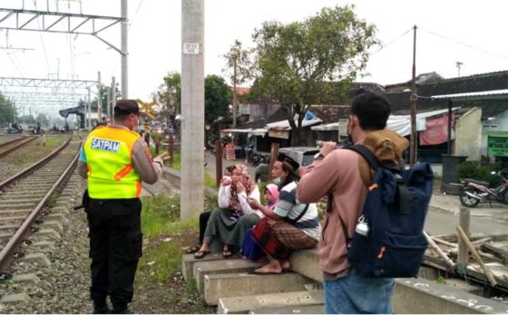 rel stasiun delanggu