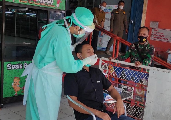 Rapid Test Acak, Seorang Pengunjung Luwes Purwodadi Positif Covid-19