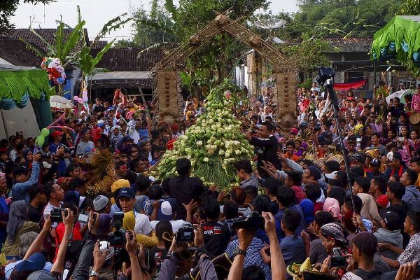 Grebeg Ketupat Tradisi Perayaan Lebaran Khas Magelang Solopos Com Grebeg Ketupat Tradisi Perayaan Lebaran Khas Magelang Solopos Com