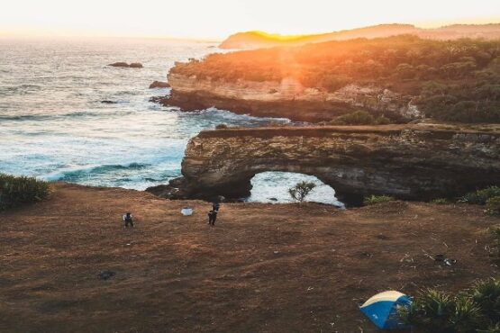 Pantai Karang Bolong