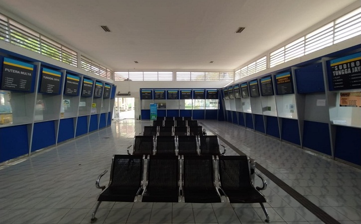 Hari Pertama Larangan Mudik, Terminal Wonogiri Sepi, Warung-Warung Tutup