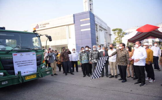 Menteri Koordinator Bidang Perekonomian Airlangga Hartarto saat menghadiri acara Pelepasan Penyaluran Bantuan Tabung Oksigen Dari Pemerintah Indonesia Kepada Pemerintah India di Cikande, Serang, Banten (10/5/2021).(Istimewa)