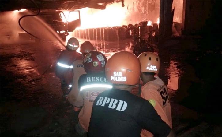 Ngeri, Inilah Detik-Detik Kebakaran Hanguskan Gudang Tiner Sragen