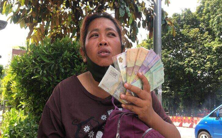 Ini Bakul Perangko di Solo yang Nemu & Kembalikan Uang Rp20 Juta ke Pemiliknya