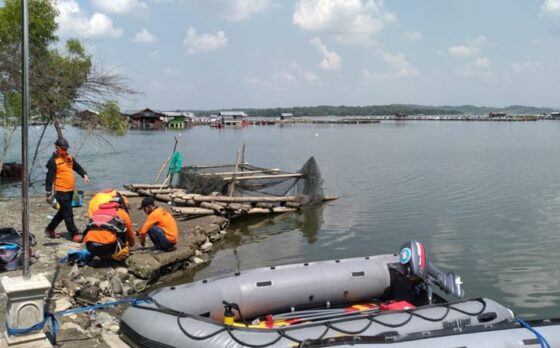 Tim SAR melanjutkan pencarian korban perahu terbalik di Waduk Kedungombo Boyolali