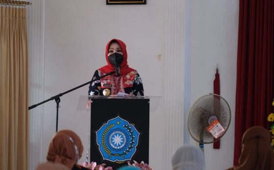 Bupati Klaten Sri Mulyani PKK Vaksinasi Covid-19 meninggal dunia PPKM Level 4