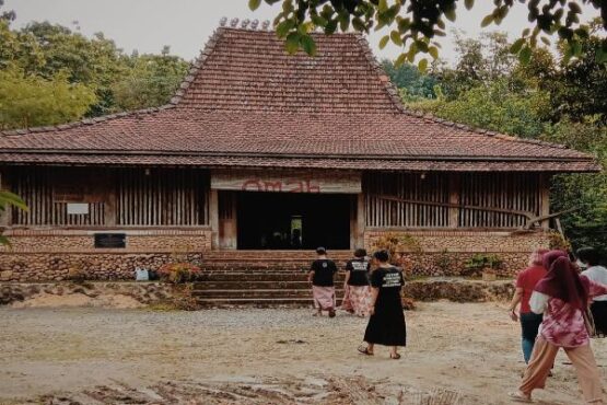 berita terpopuler Omah Kendeng, tempat pertemuan komunitas Saminisme dalam bermusyawarah hingga nguri-nguri budaya (1)