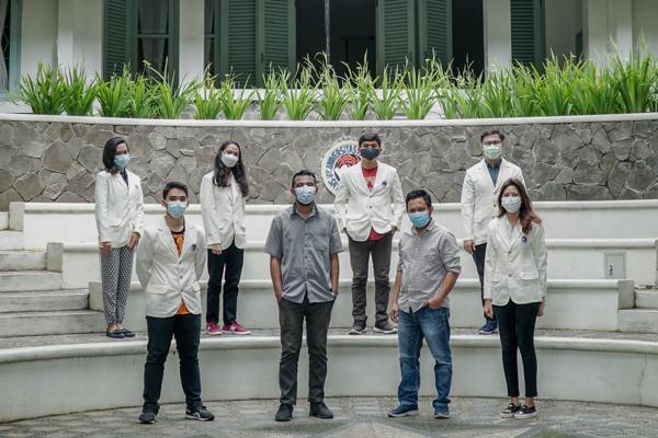 Penyerahan dana Program Kreativitas Mahasiswa di UKSW Salatiga, belum lama ini. (Istimewa)
