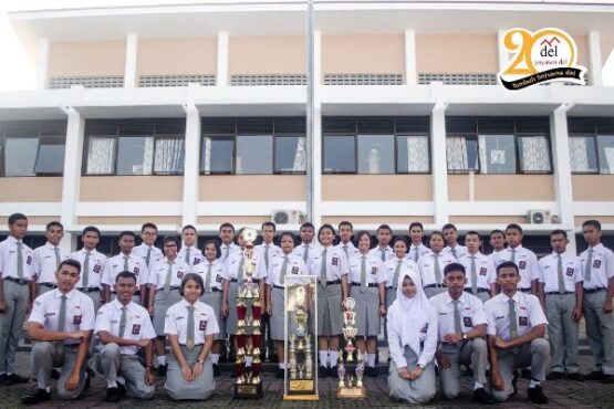 Siswa-siswi SMA Unggul Del Toba Samosir (1)