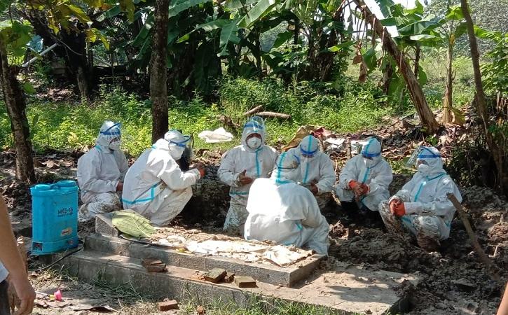 Cerita Anggota Tim Pemulasaraan Jenazah Covid-19 Karanganyar, Kehabisan Peti hingga Ambulans