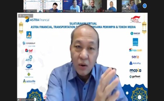 Director-In-Charge Astra Financial, Transportation & Logistic, Suparno Djasmin menyapa pimpinan dan tokoh media saat pembukaan acara “Silaturahim Virtual Bersama Pemimpin dan Tokoh Media” yang dilaksanakan secara virtual pada Senin (14/6/2021)