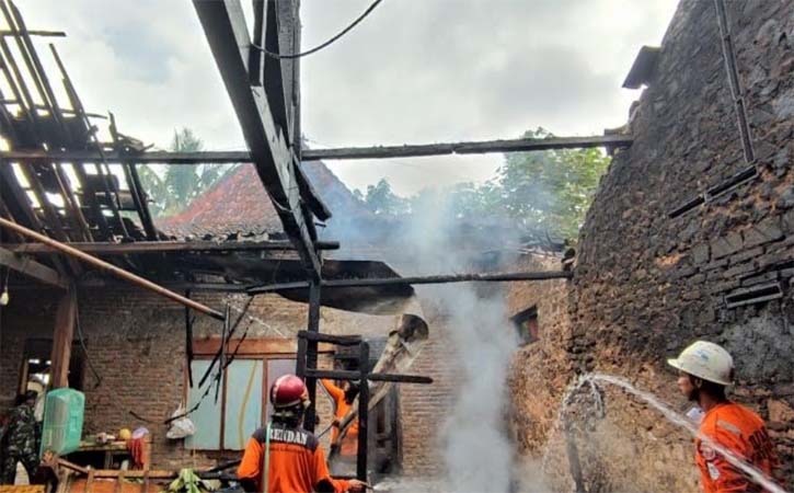 Rumah Warga Harjosari Karanganyar Ludes Terbakar, 5 Orang Mengungsi