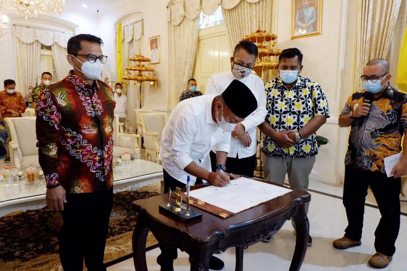 Bupati Sugiri Akan Bikin Monumen Reog di Gunung Gamping Sampung