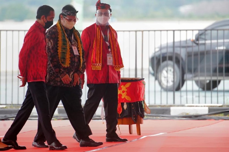 Presiden Percayakan Pemberlakuan PPKM Darurat ke Airlangga Hartarto