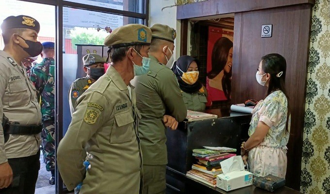 8 Salon dan Spa Ditindak Petugas Gabungan, Ini Penyebabnya