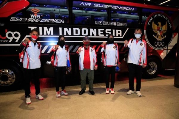 Rombongan kedua kontingen Indonesia berangkat ke Olimpiade Tokyo 2020, Selasa (20/7) malam. (NOC Indonesia/KOI)