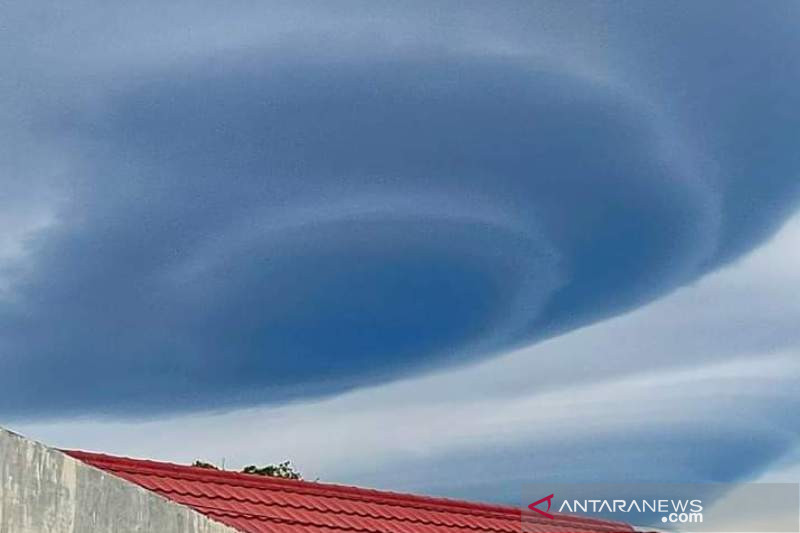 Muncul Awal Berbentuk UFO, BMKG: Itu Berbahaya! - Vimarsana News