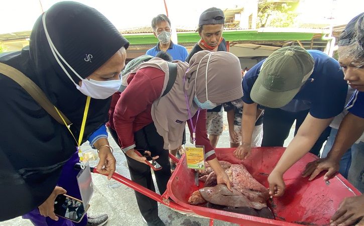 Dispertan PP Karanganyar Cek Kondisi Daging Kurban, Ini Hasilnya