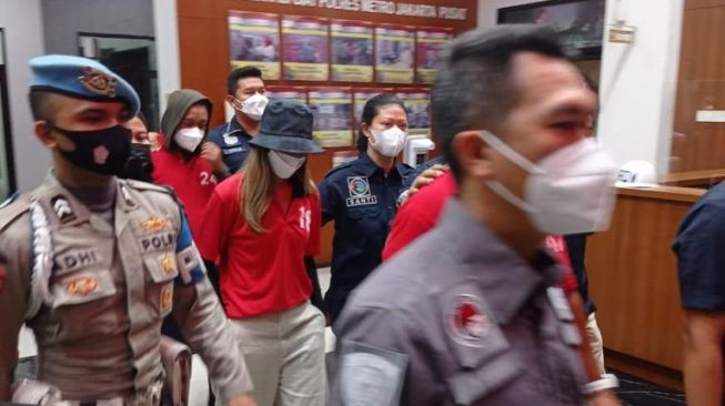 Saat Ditangkap, Nia Ramadhani Masih Dalam Pengaruh Narkoba