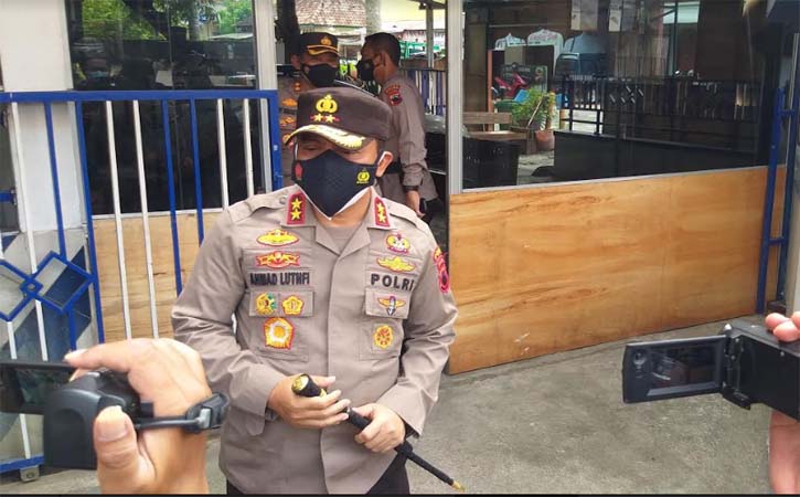 Hari Pertama PPKM Darurat, Kapolda Jateng Pantau Penyekatan di Prambanan Klaten - Vimarsana News