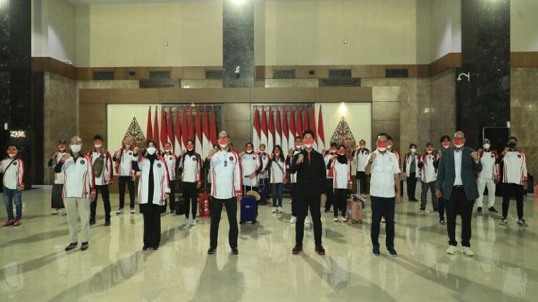 Rombongan Besar Kontingen Indonesia Berangkat ke Olimpiade