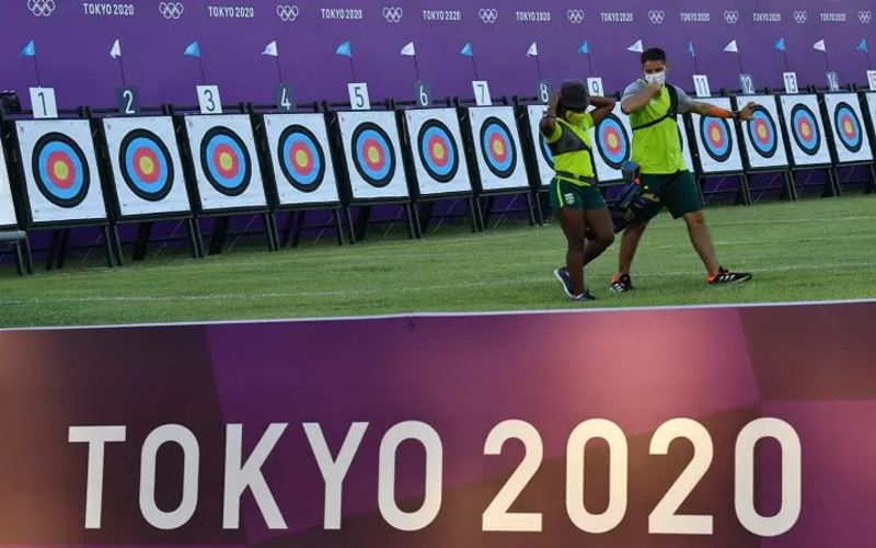 Atlet panahan mengikuti sesi latihan resmi Olimpiade Tokyo 2020 di Yumenoshima Archery Field, Tokyo, Jepang, Rabu (21/7/2021). (ANTARA FOTO/REUTERS/Clodagh Kilcoyne/aww.)