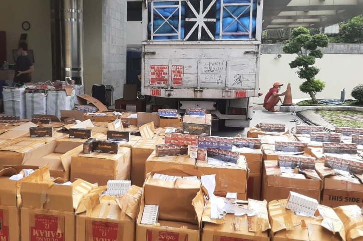 PPKM Darurat, Jutaan Rokok Ilegal Diangkut Truk Sembako Disita di Tol Semarang-Bawen - Vimarsana News