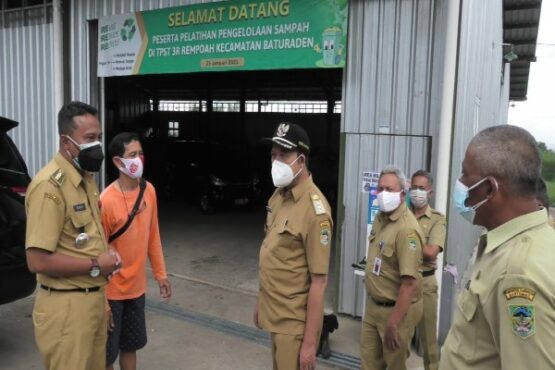 Kunjungan Bupati Banyumas di TPST Rempoah