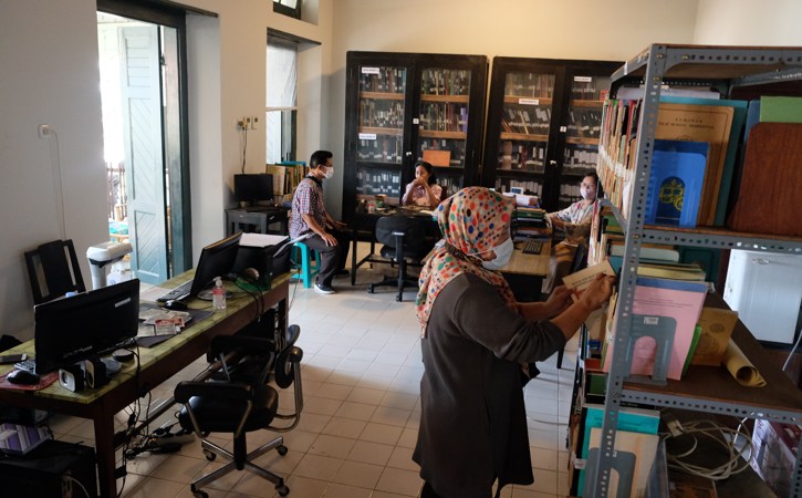 Suasana ruang perpustakaan darurat Pura Mangkunegaran, Solo, Rabu (11/8/2021). (Solopos-Wahyu Prakoso)