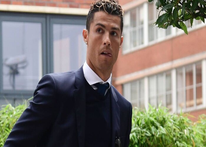 Cristiano Ronaldo Kembali ke MU, Begini Reaksi Seleb Indonesia - Vimarsana News